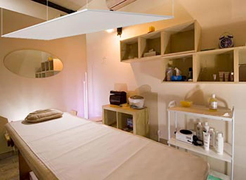 lettino massaggi con pannello riscaldante